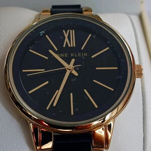 Anne Klein ladies watch. Absolutely beautiful..NWT